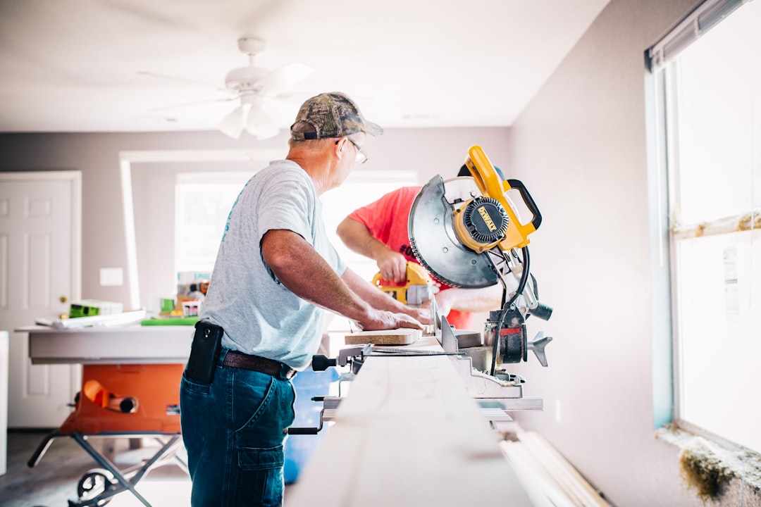 Beginner Home Carpentry: Tools, Joints & 5 Projects