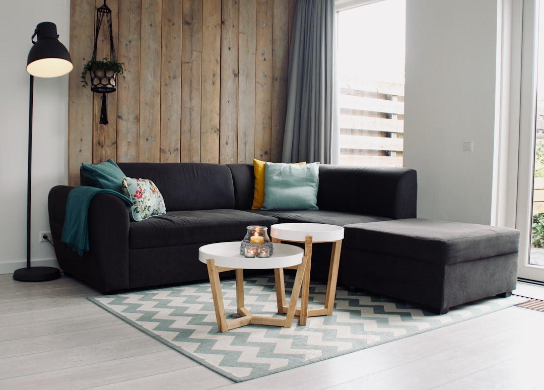 How to Choose the Right Living Room Rug