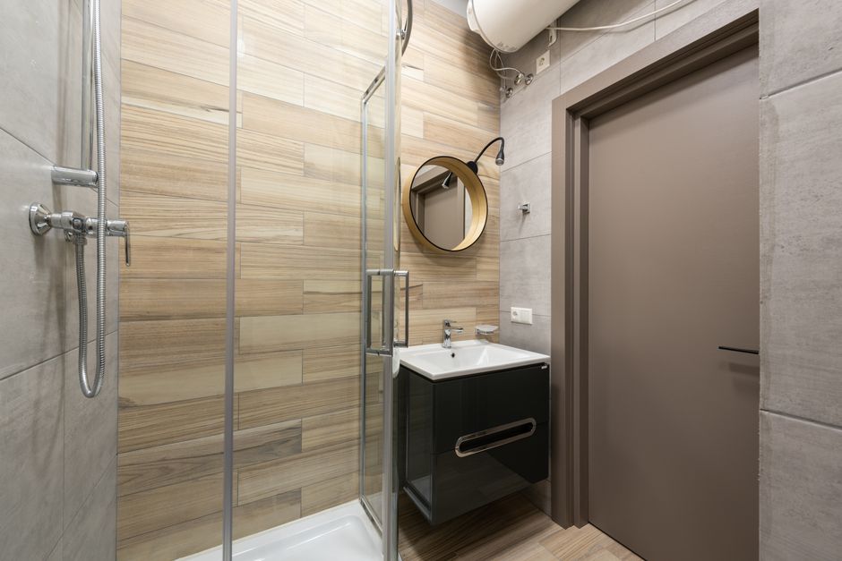 Compact Teak Shower Stool: Fit First, Buy Second