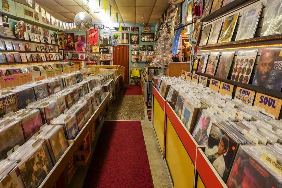 Should I Sell Rare Vinyl on Discogs, eBay, to a Shop, or at a Fair?