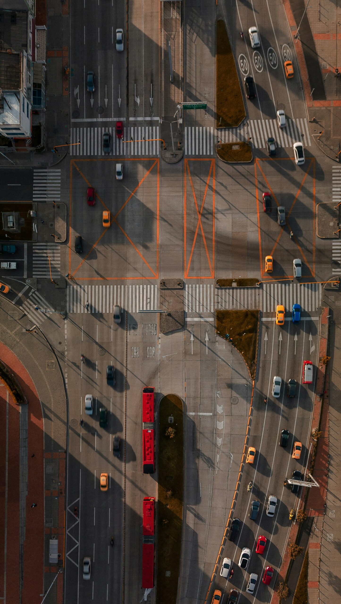 Unlocking Smarter Mobility: The Impact of Crowdsourced Data on Traffic Navigation Systems